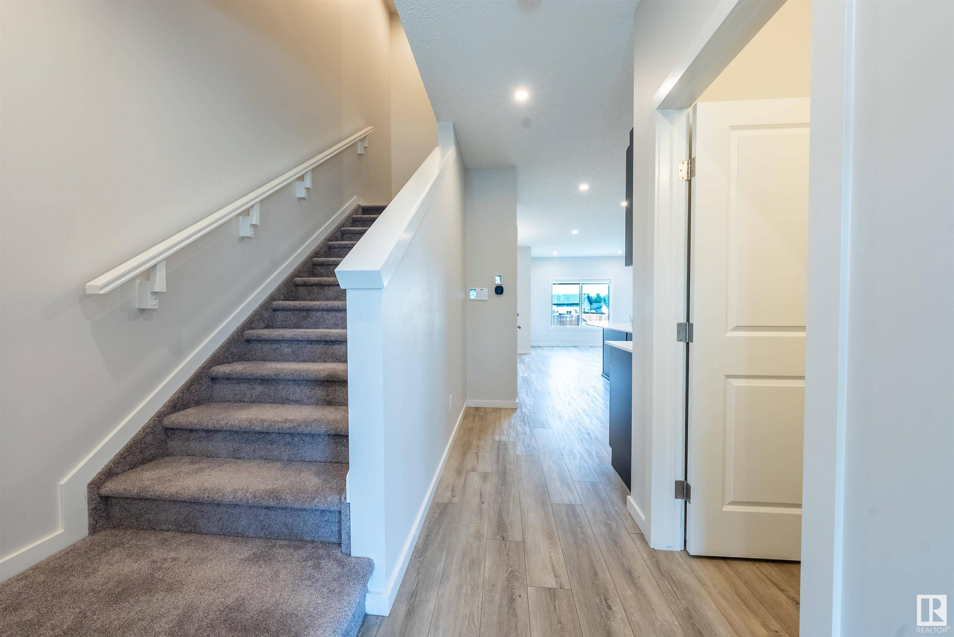 Edmonton, AB T6T 2P9,308 36 AV NW