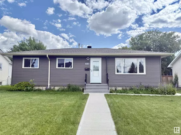 15705 86 AV NW NW, Edmonton, AB T5R 4C5