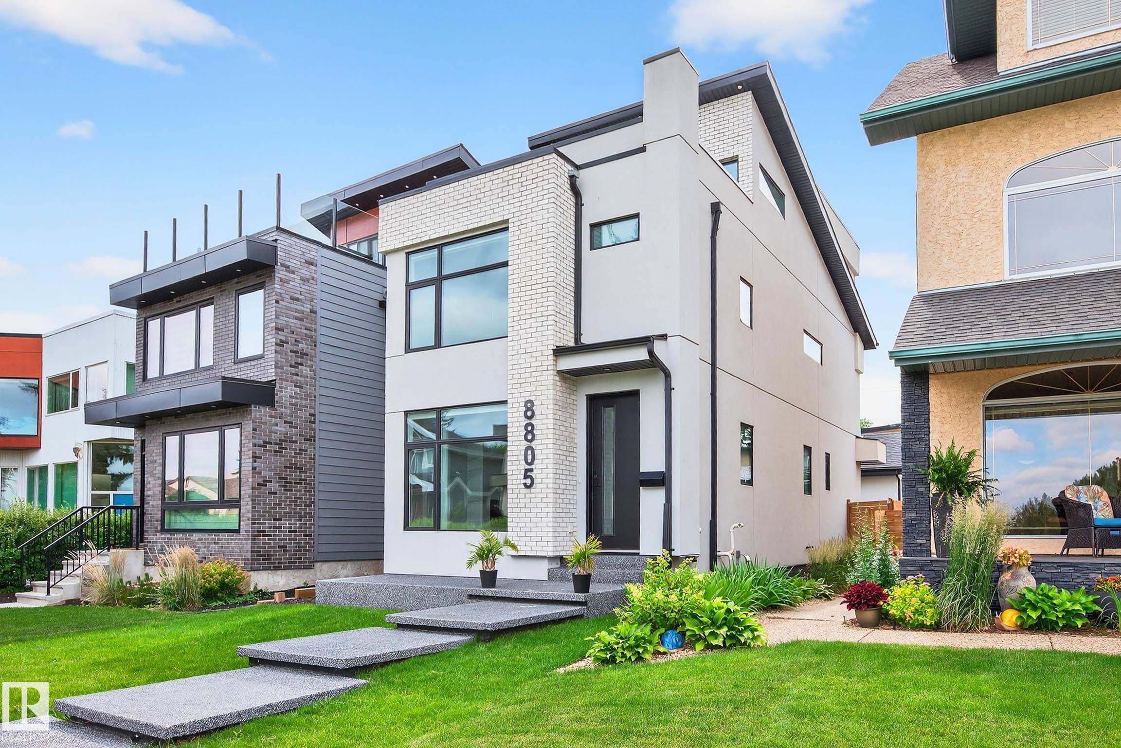 8805 Strathearn DR NW, Edmonton, AB T6C 4C8