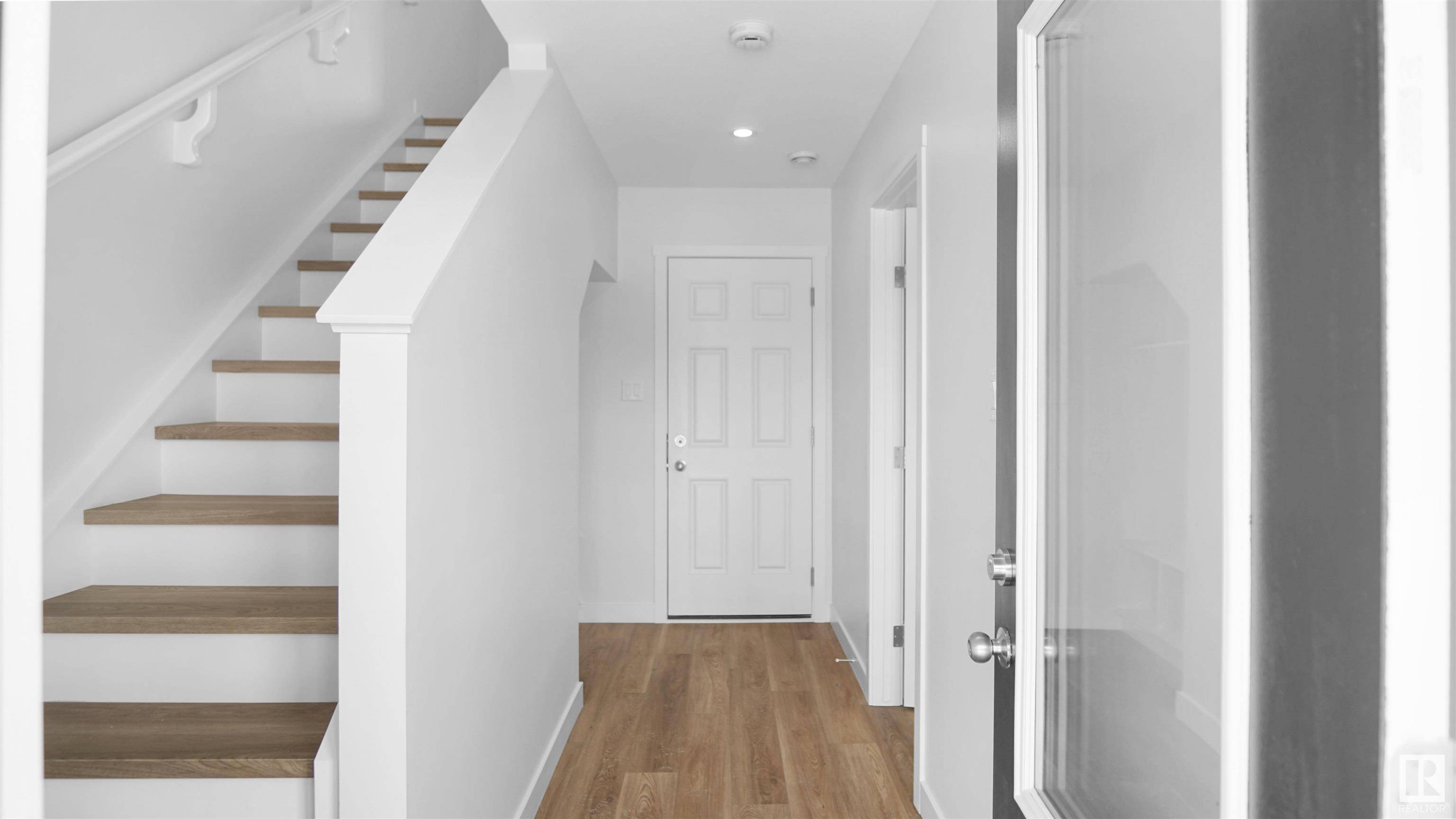Edmonton, AB T5Y 4G1,625 176 ST NE
