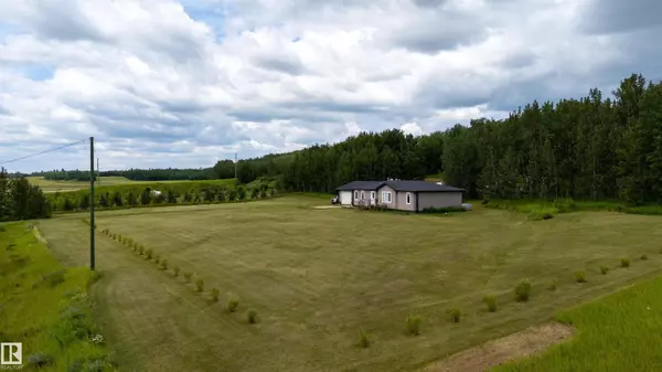 Rural Lac Ste. Anne County, AB T0E 1V0,#422 55109 HWY 777