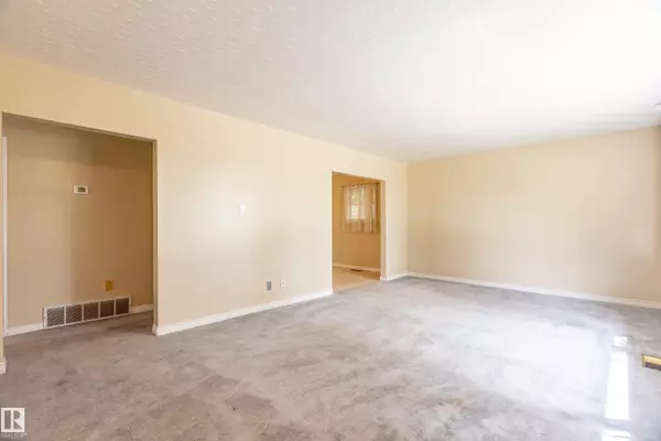Edmonton, AB T5L 4B3,13116 136 AV NW