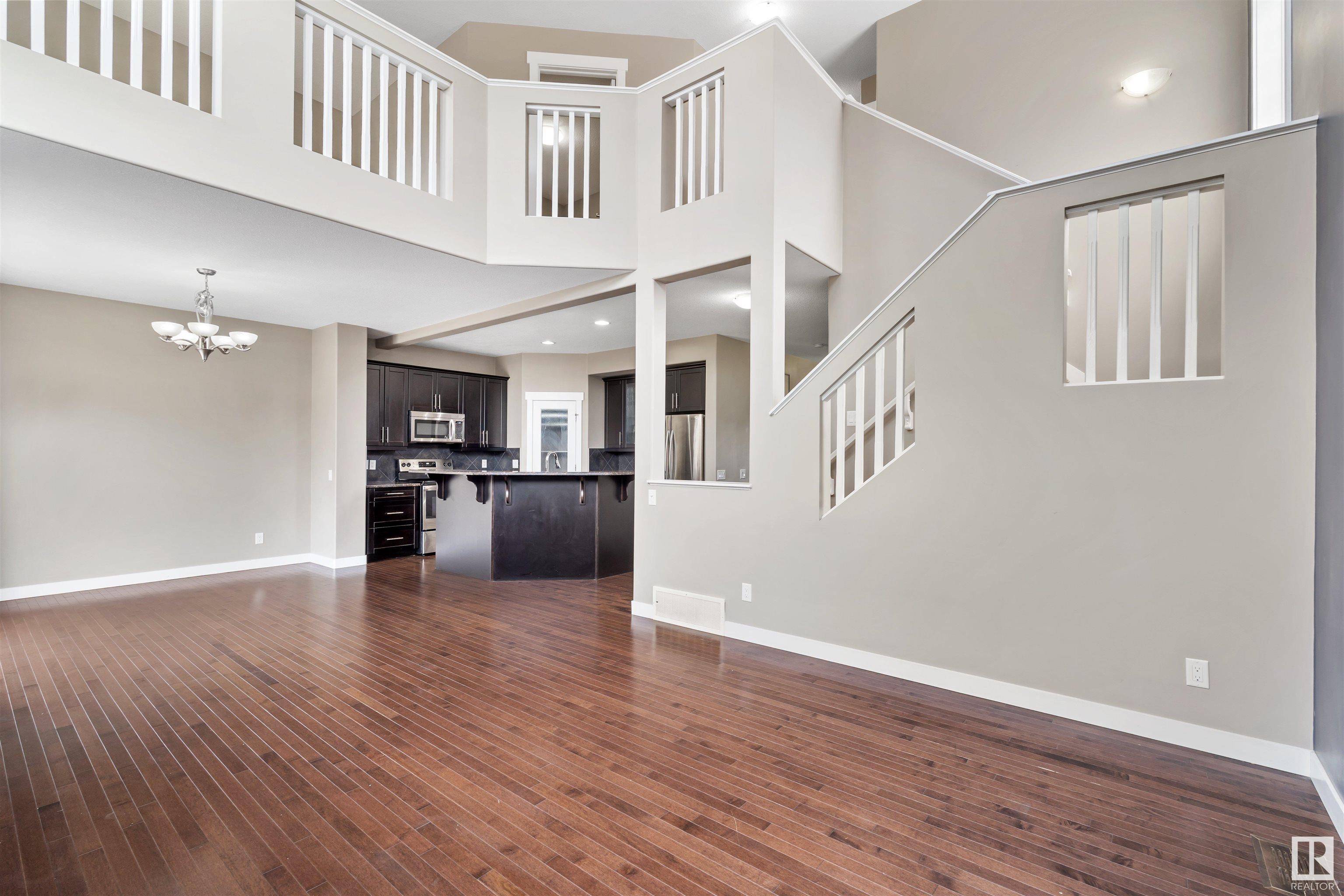 Edmonton, AB T6W 1Z8,988 175 ST SW