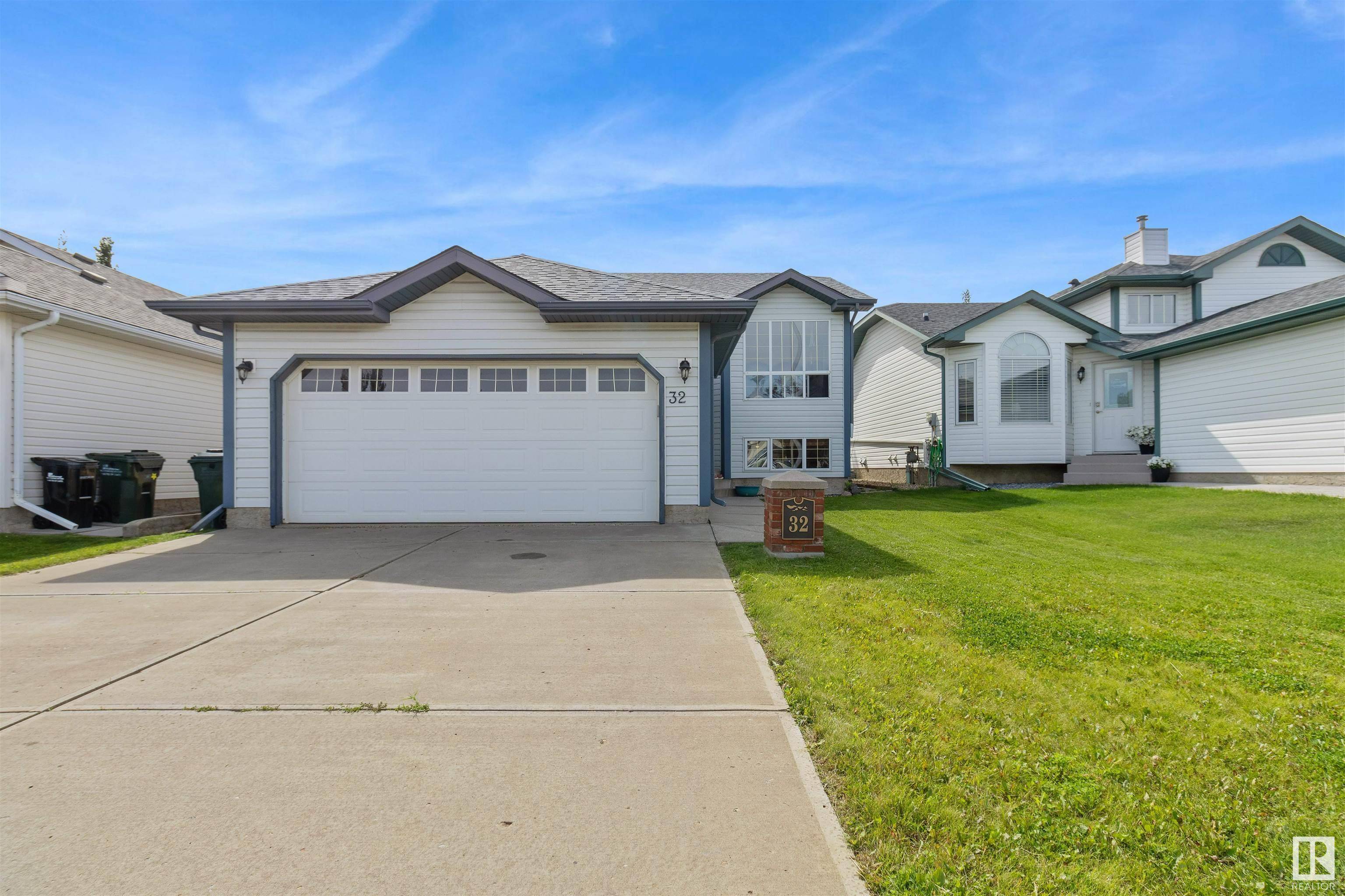 Sherwood Park, AB T8A 5X1,32 FOXHAVEN CO