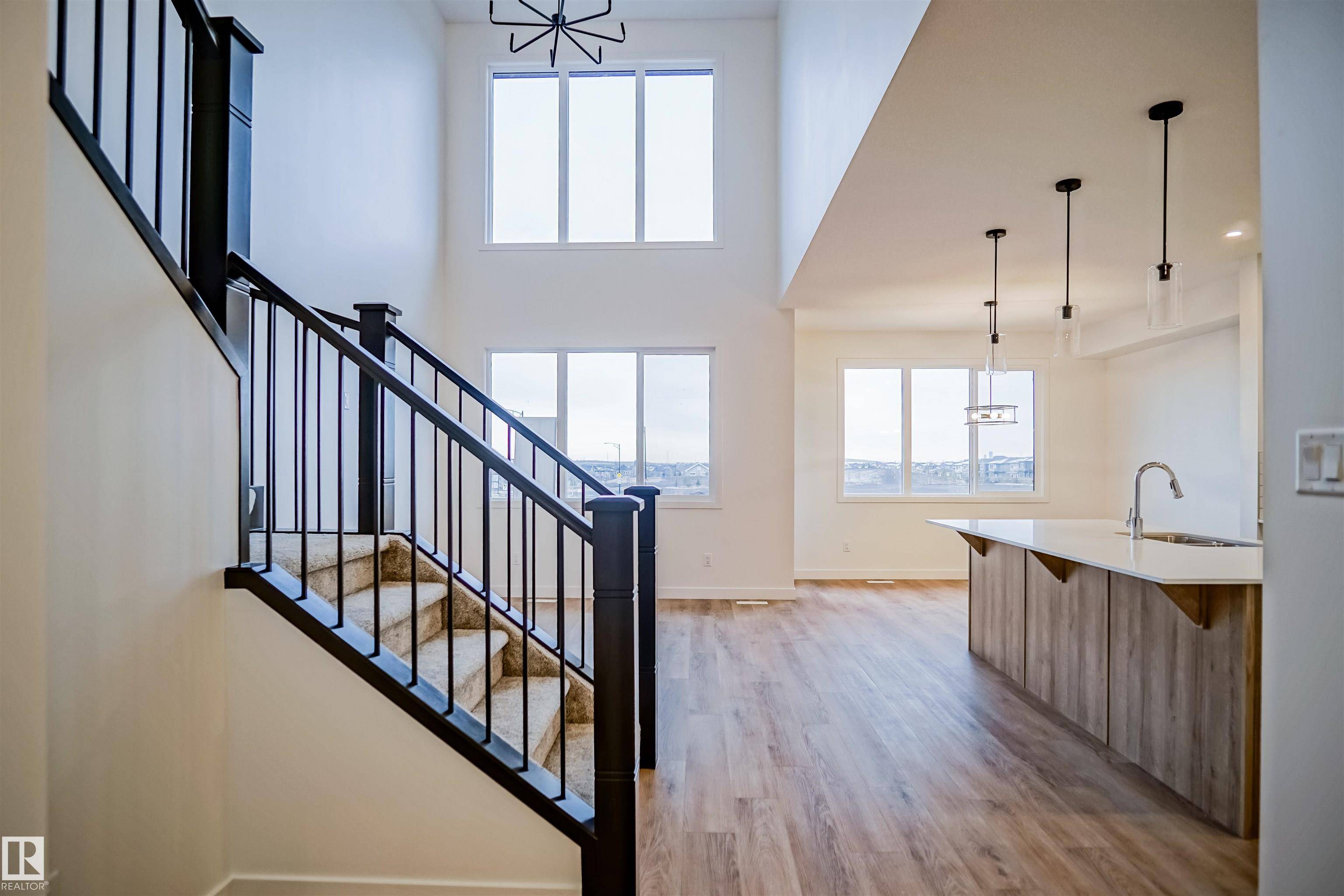 Edmonton, AB T6W 1A8,4645 Kinsella LD SW