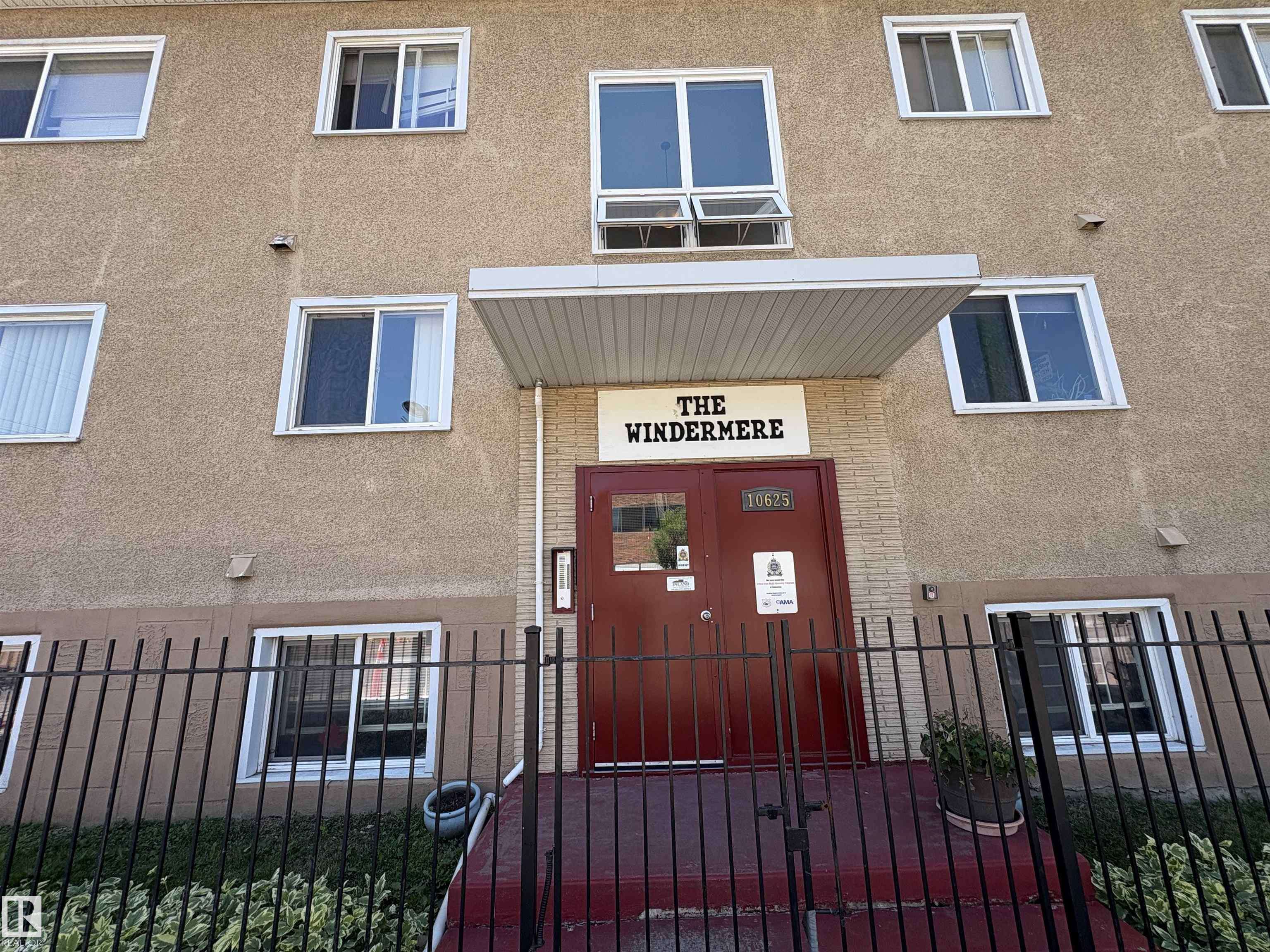 #6 10625 107 AV NW, Edmonton, AB T5H 0W5