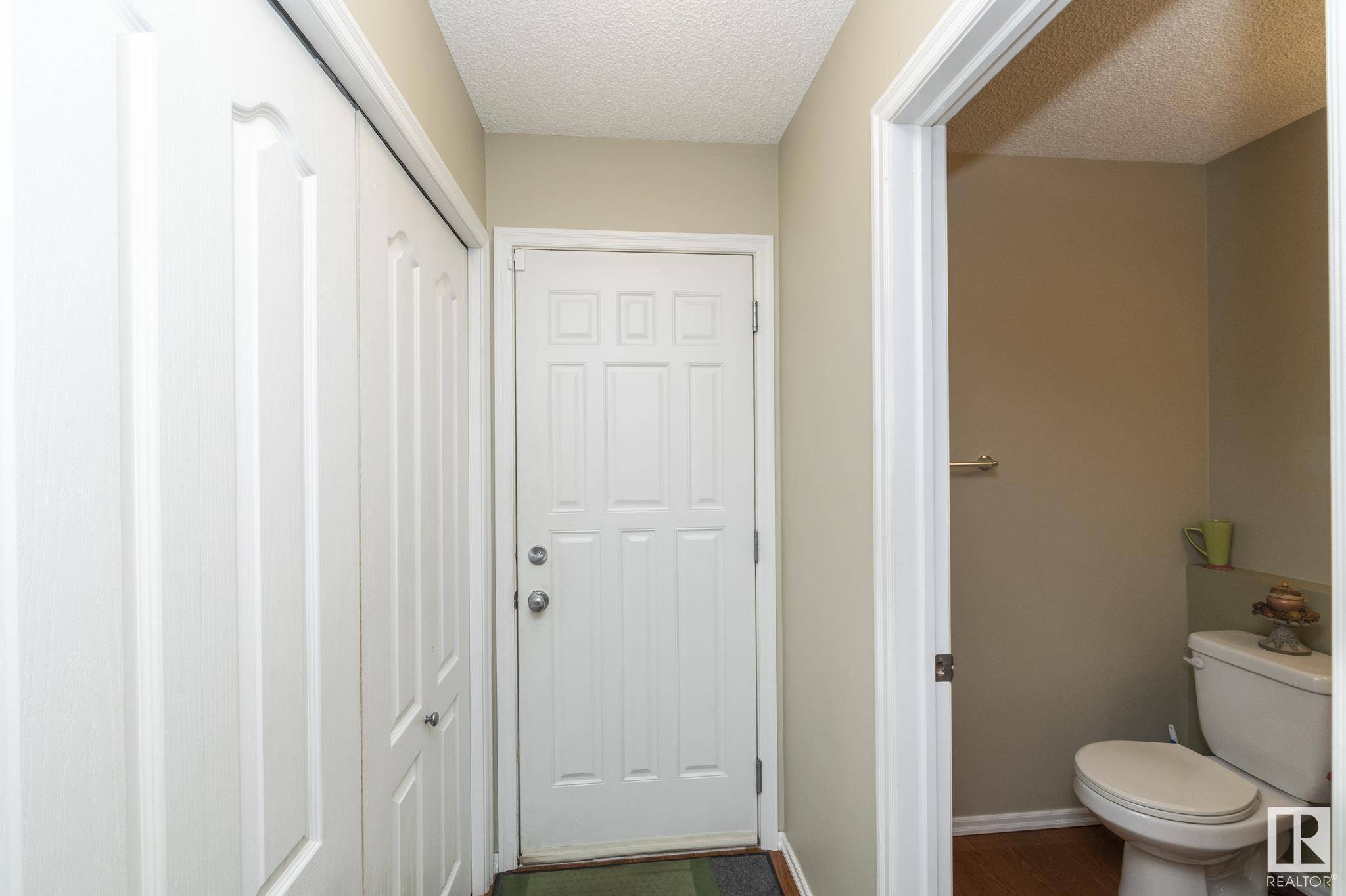 Edmonton, AB T6L 3E4,3528 22 ST NW