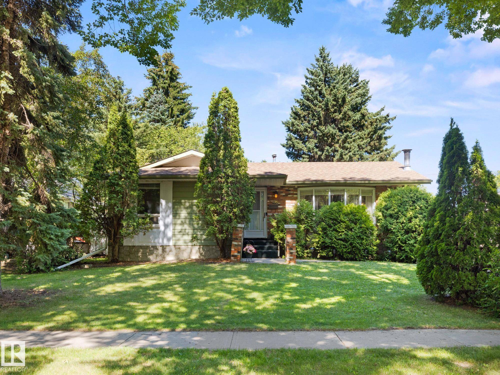 St. Albert, AB T8N 1Z2,98 FOREST DR