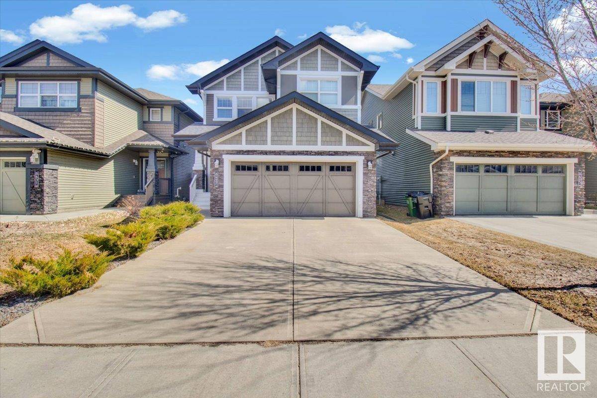 8427 216 ST NW, Edmonton, AB T5T 4W2