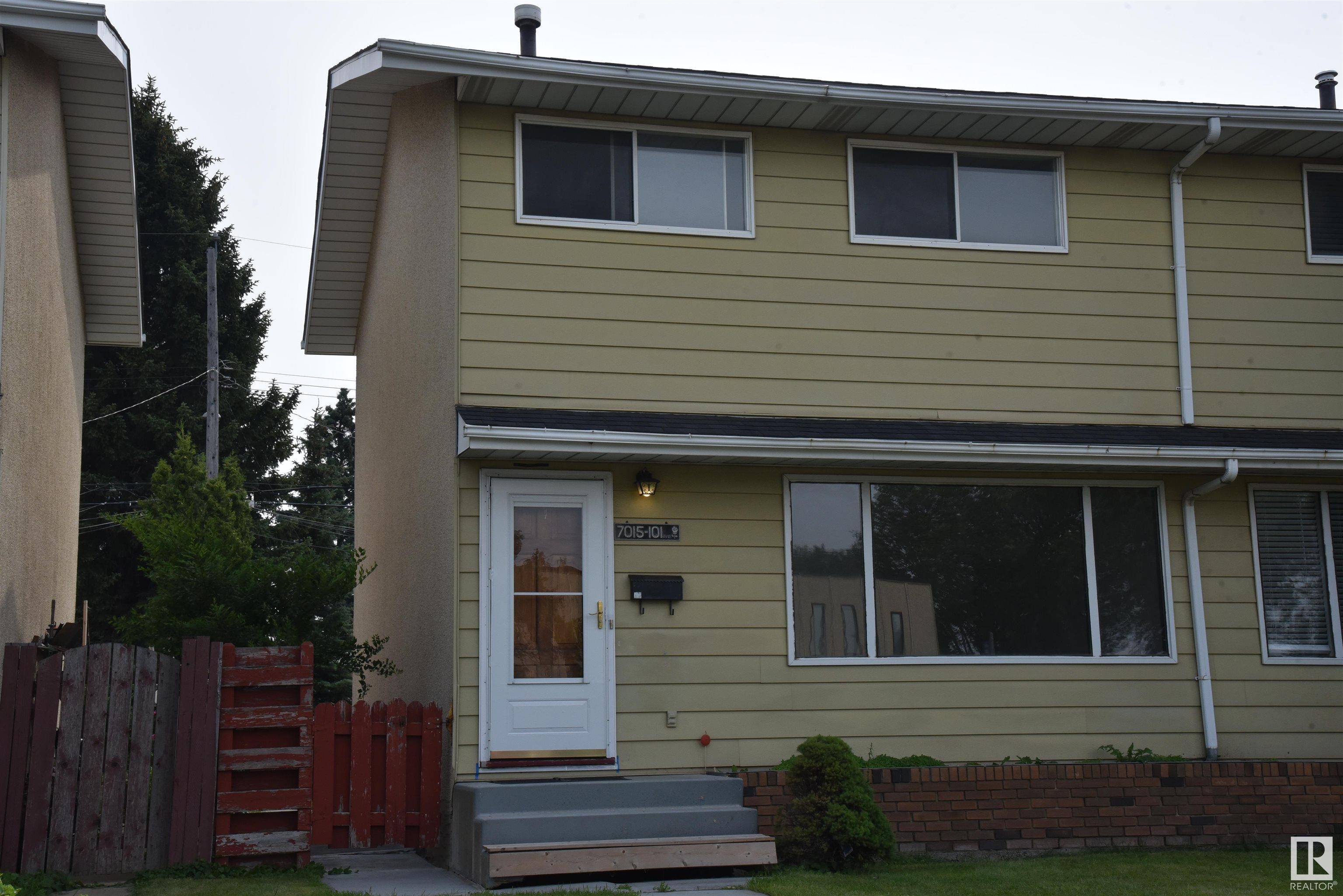 7015 101 AV NW, Edmonton, AB T6A 0H6
