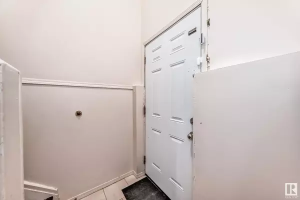 Edmonton, AB T5E 6J5,12014 128 AV NW