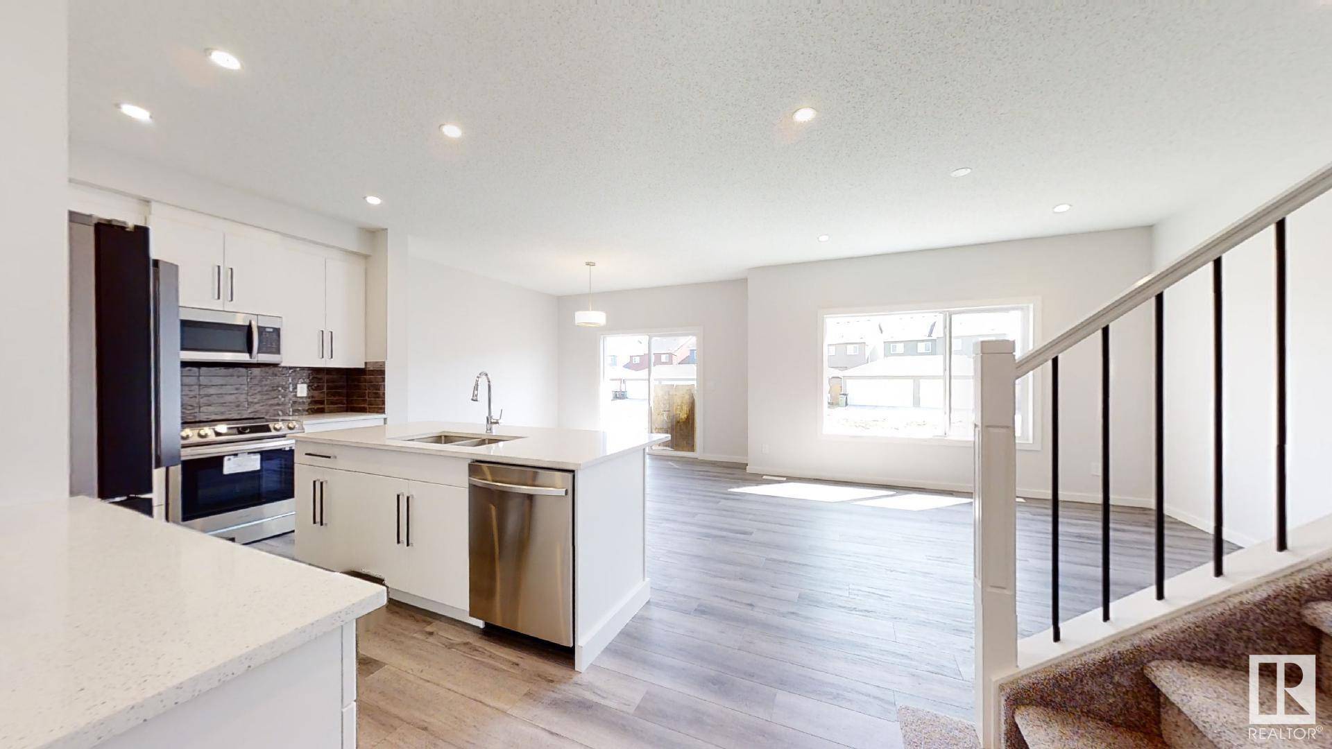 Edmonton, AB T6T 2L5,3519 6 ST NW