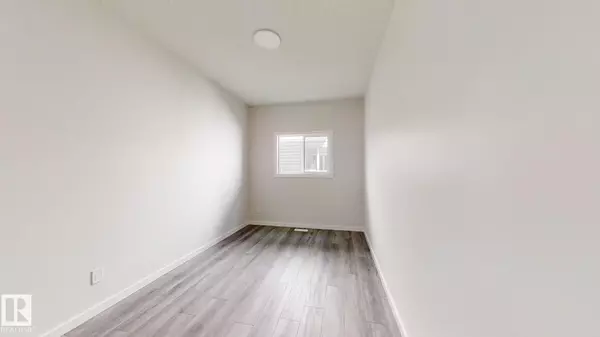 Edmonton, AB T6T 2L5,3519 6 ST NW