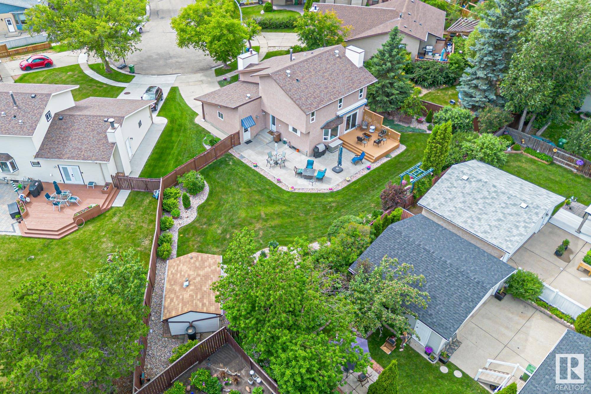 15 APPLE PL, St. Albert, AB T8N 3H1