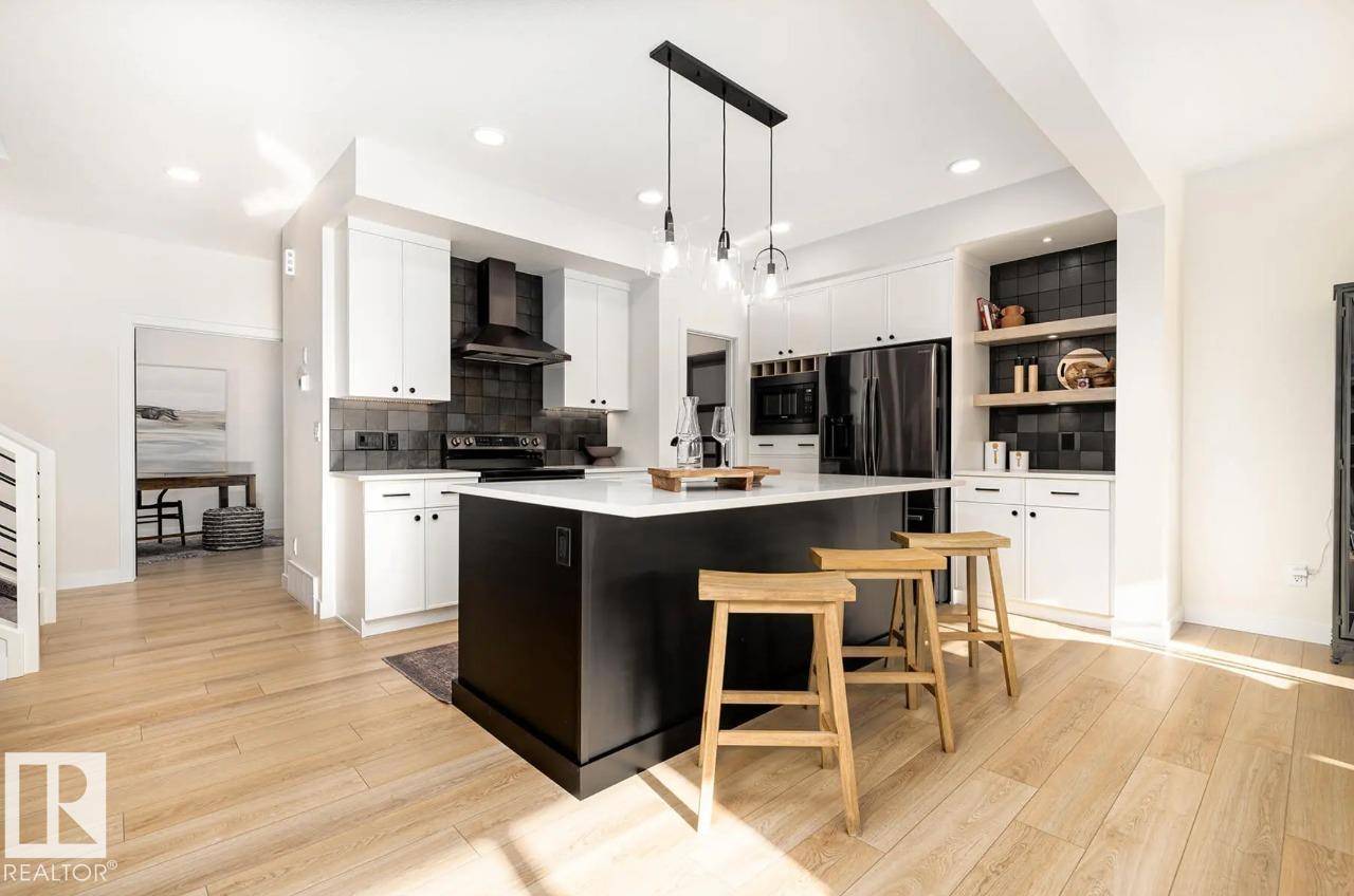 Edmonton, AB T5T 7X2,8821 223A AV NW