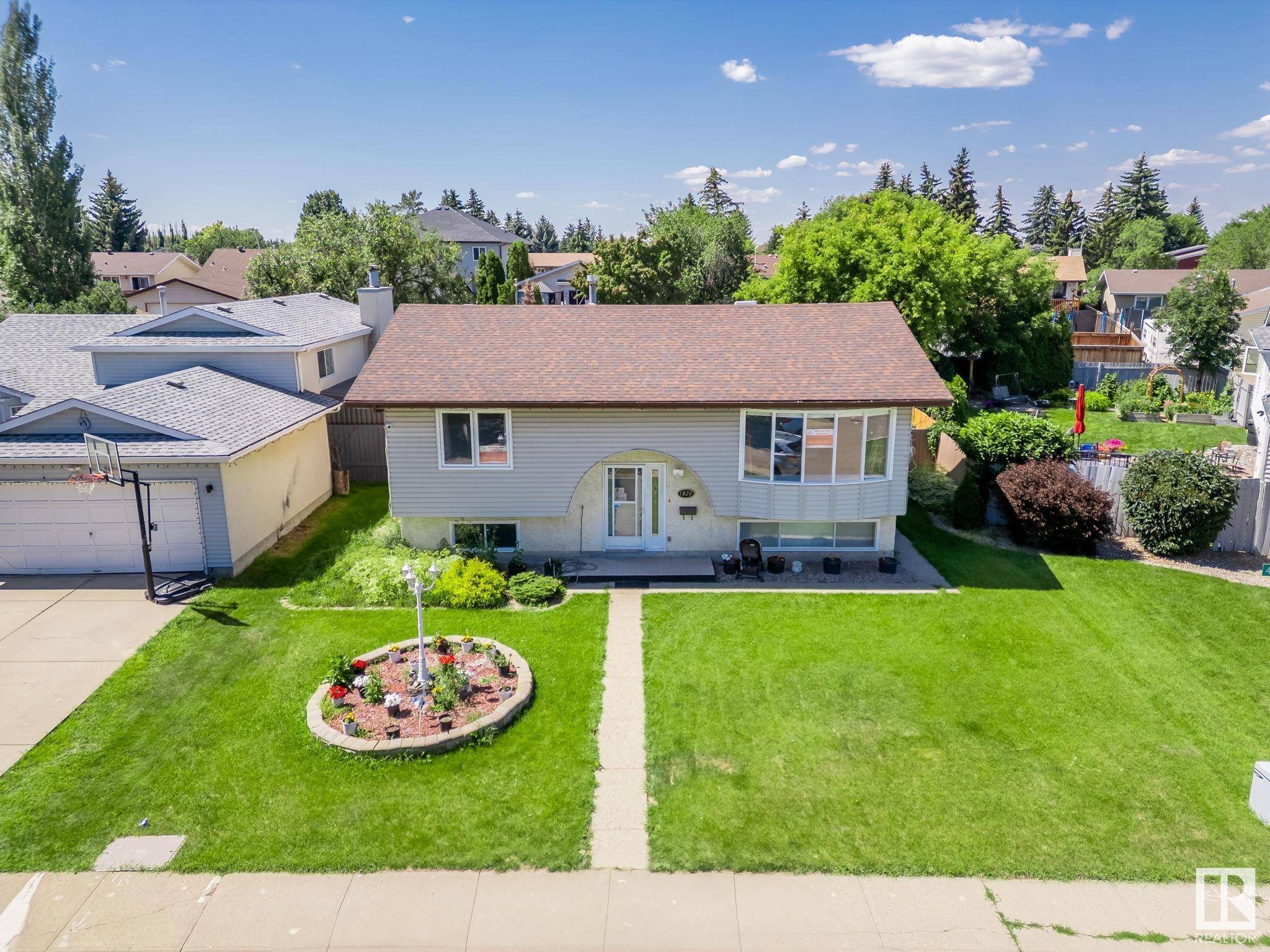 Edmonton, AB T6L 3J3,1820 47 ST NW