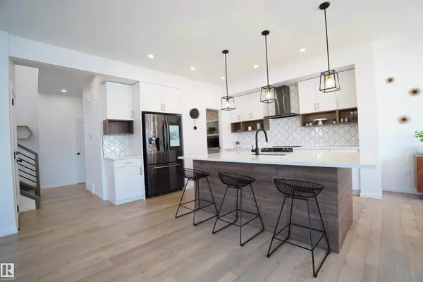 Edmonton, AB T5Z 0R8,5557 SCHONSEE DR NW