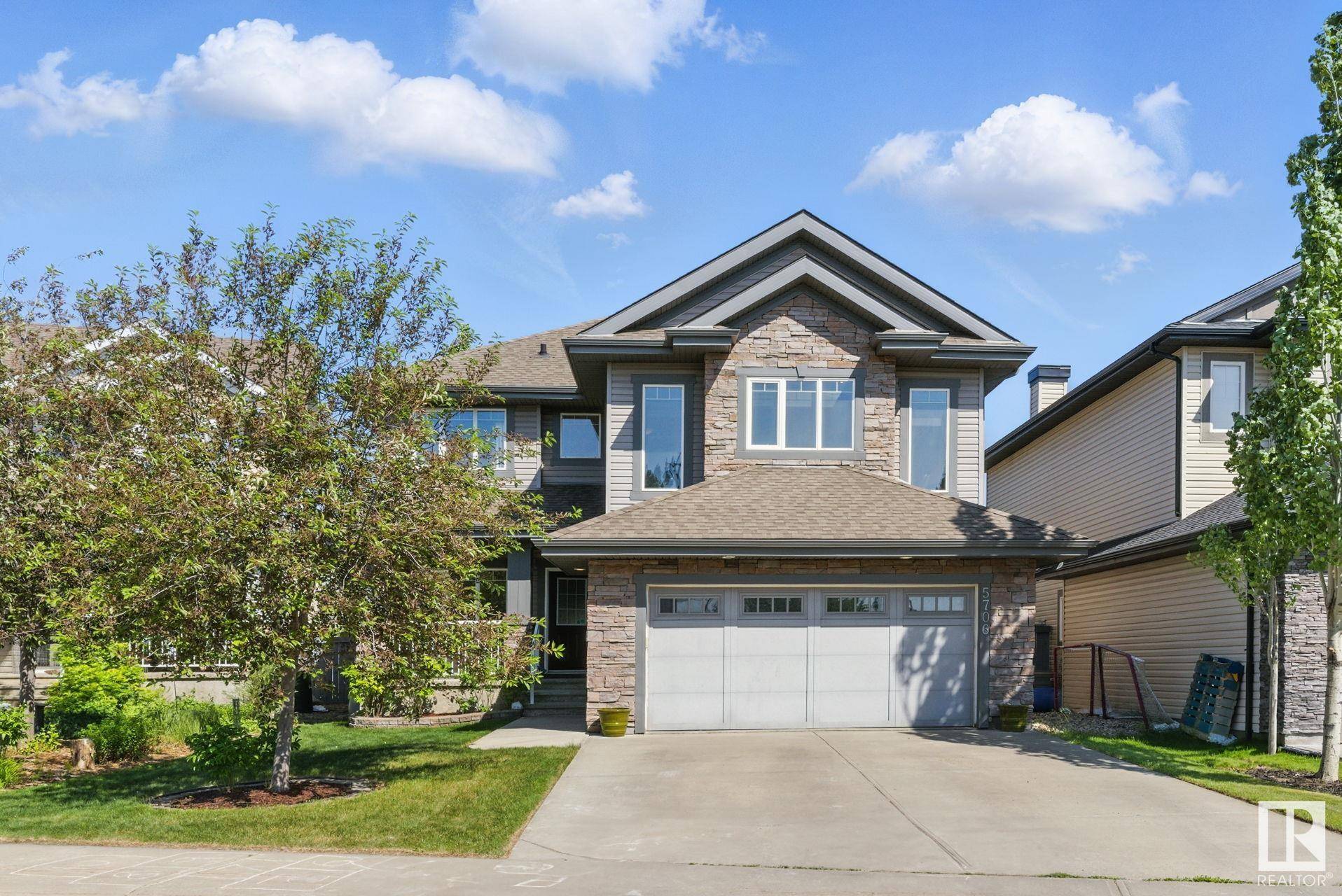 5706 MCLUHAN BAY BA NW, Edmonton, AB T6R 0P8