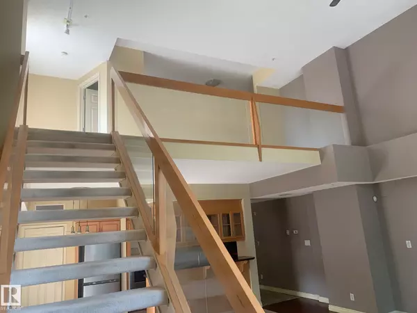 Edmonton, AB T5N 4B6,#105 10108 125 ST NW