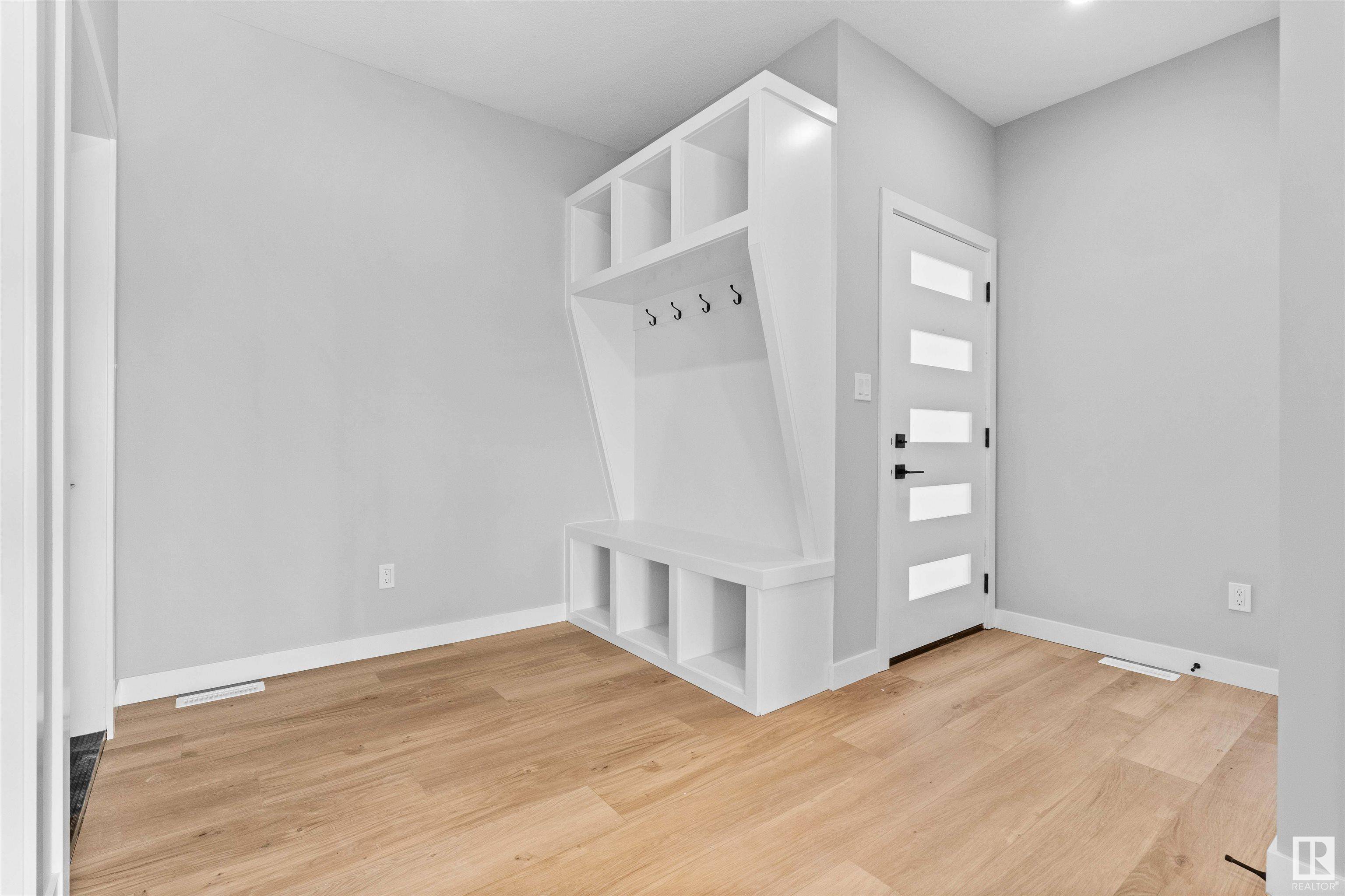 Morinville, AB T8R 1S8,9598 86 ST