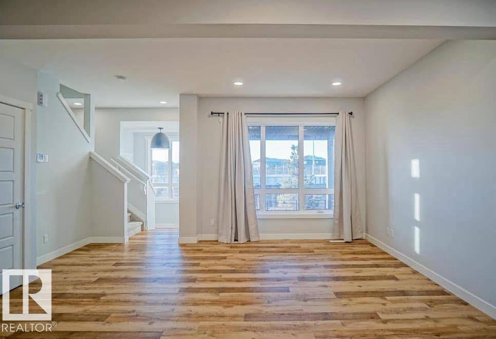 Fort Saskatchewan, AB T8L 0Y1,75 GREENFIELD LI