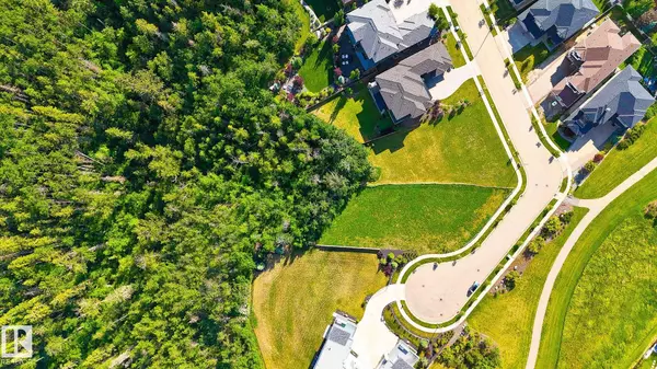 Edmonton, AB T6M 0R1,3739 CAMERON HEIGHTS PL NW