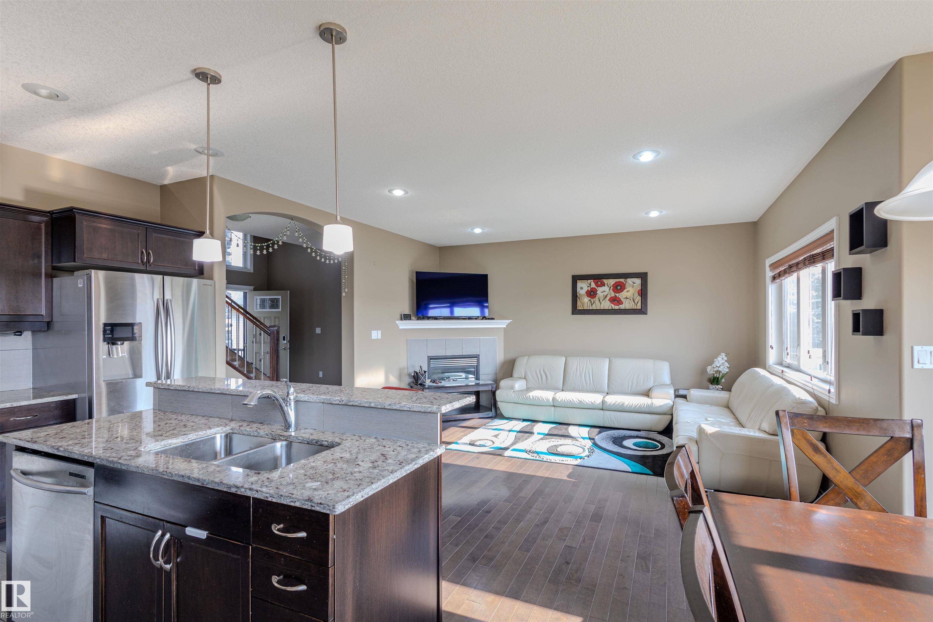 Spruce Grove, AB T7X 0G8,85 LAMPLIGHT DR