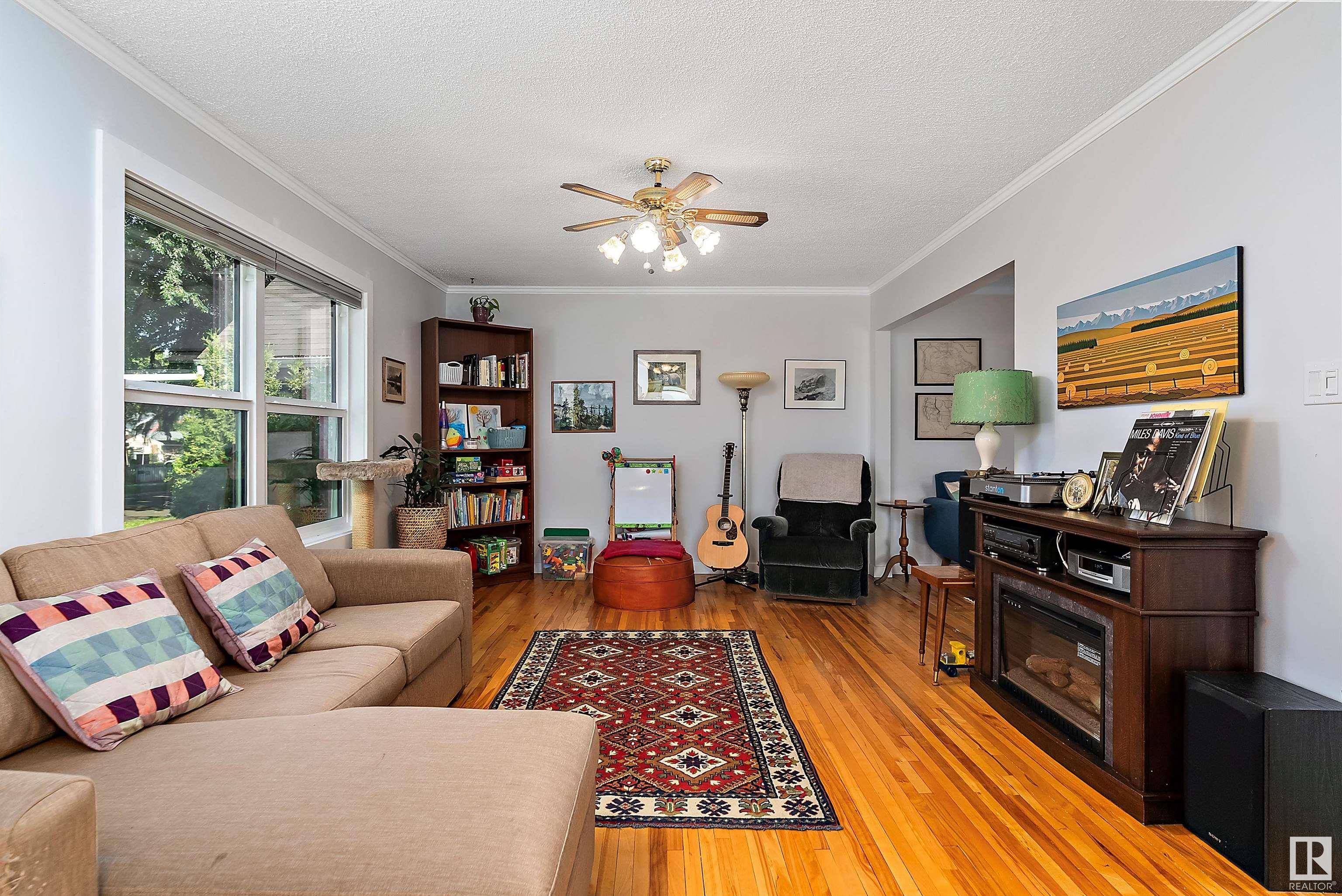 Edmonton, AB T5B 3X3,11241 90 ST NW