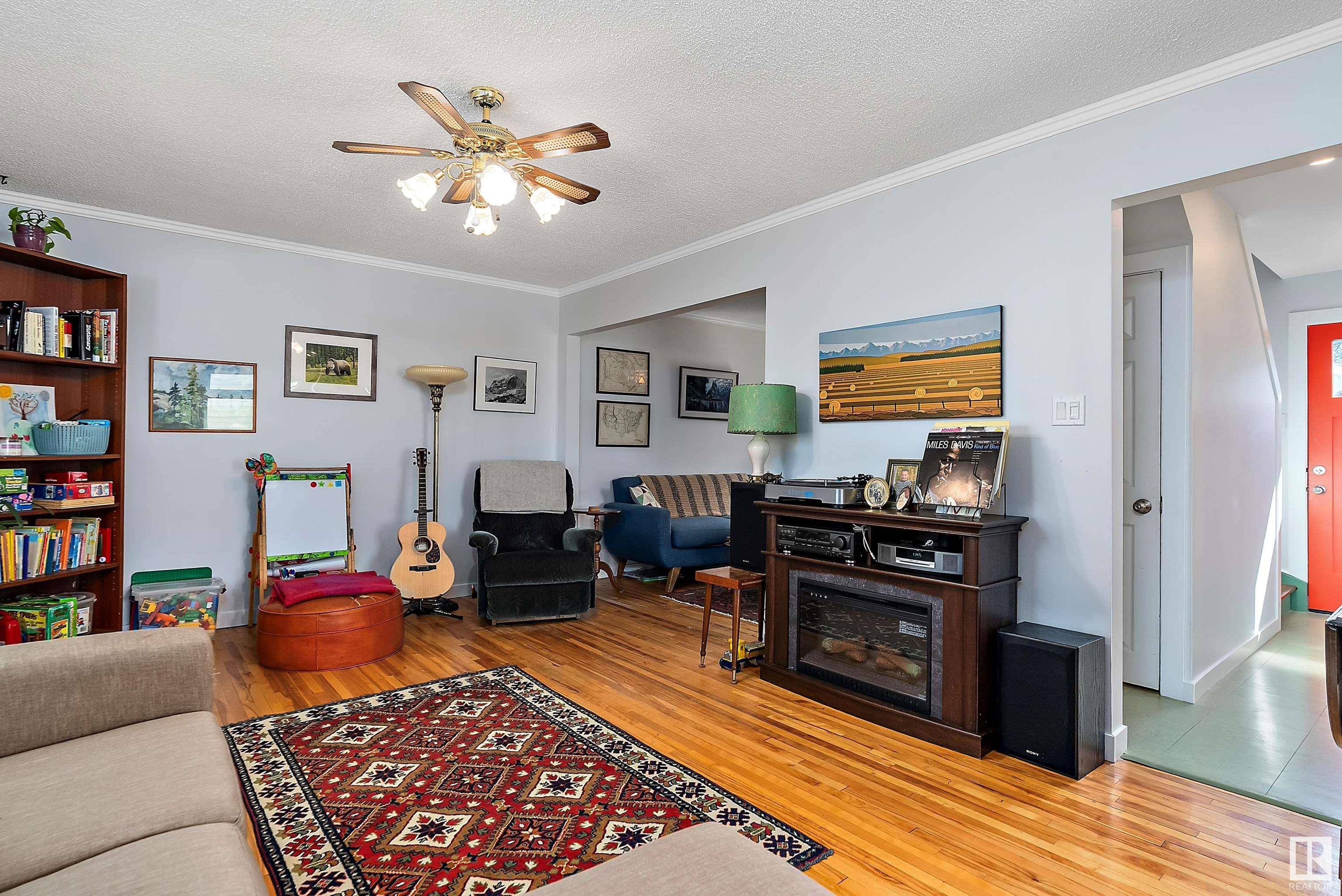 Edmonton, AB T5B 3X3,11241 90 ST NW
