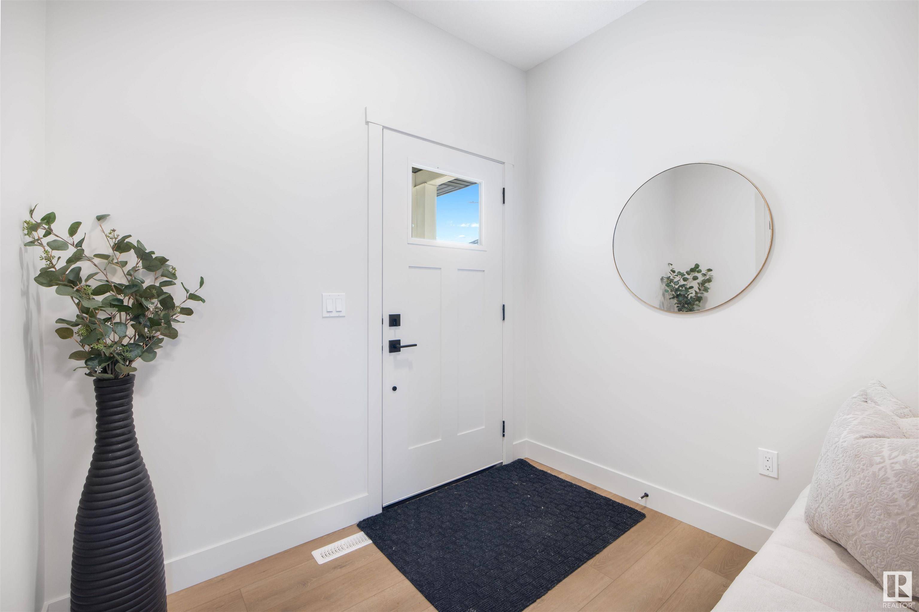 Morinville, AB T8R 1A0,9221 102 ST
