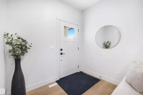 Morinville, AB T8R 1A0,9221 102 ST