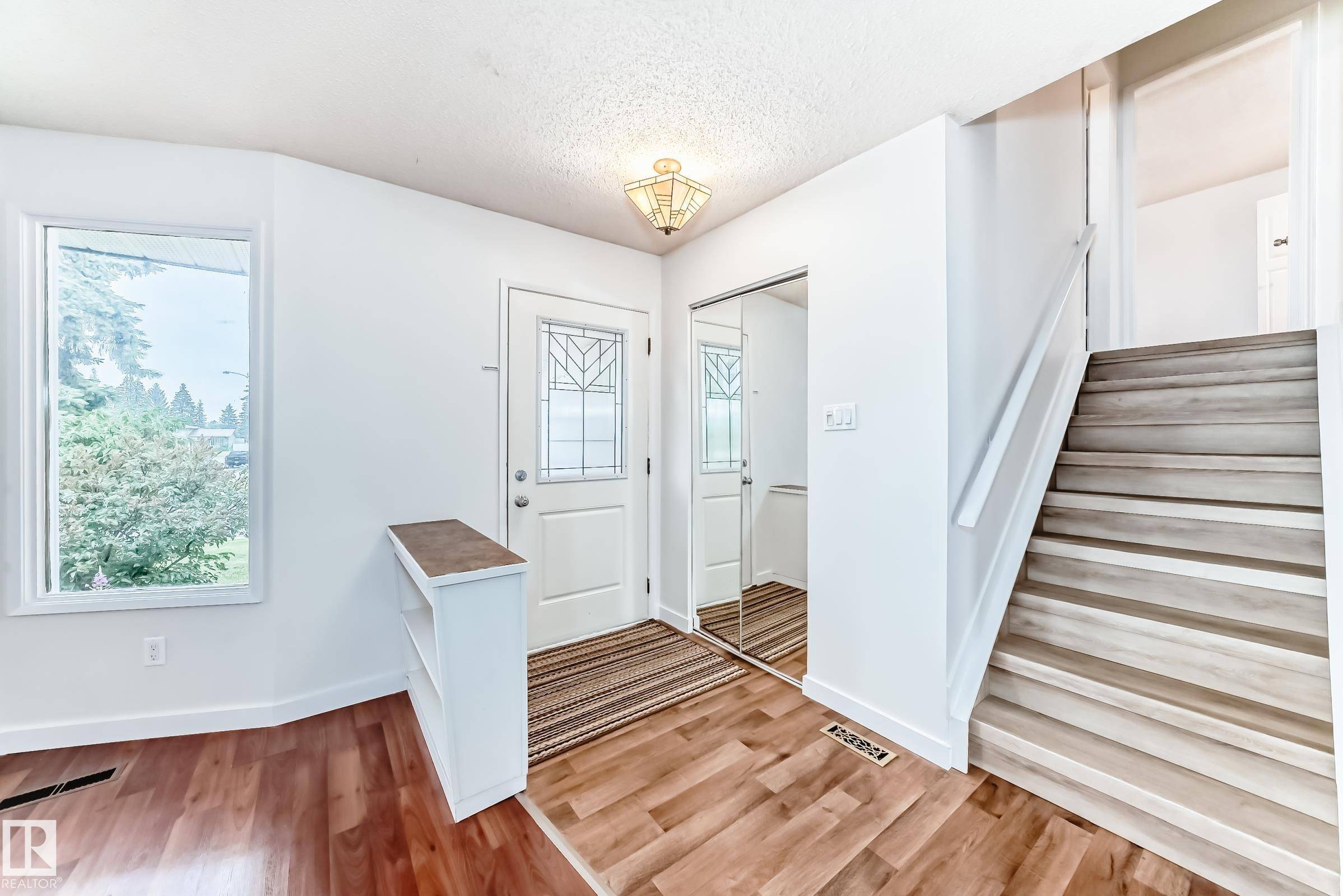 Edmonton, AB T5T 1V5,18435 93 AV NW