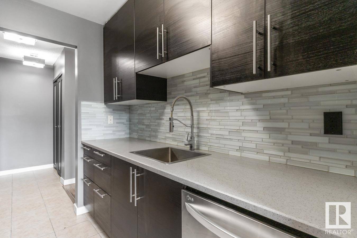 Edmonton, AB T5T 2R1,#202 7207 171 ST NW