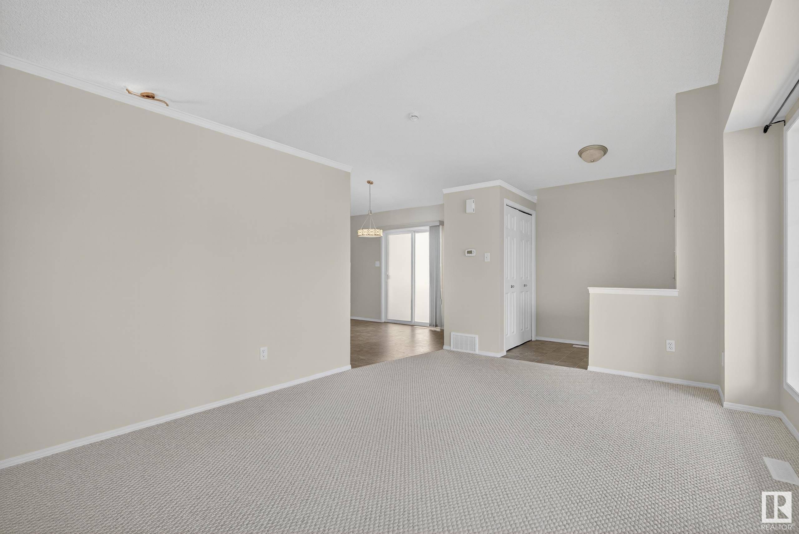 Edmonton, AB T6T 1V1,2904 31 ST NW
