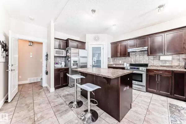 Edmonton, AB T6X 0M5,6159 12 AV SW