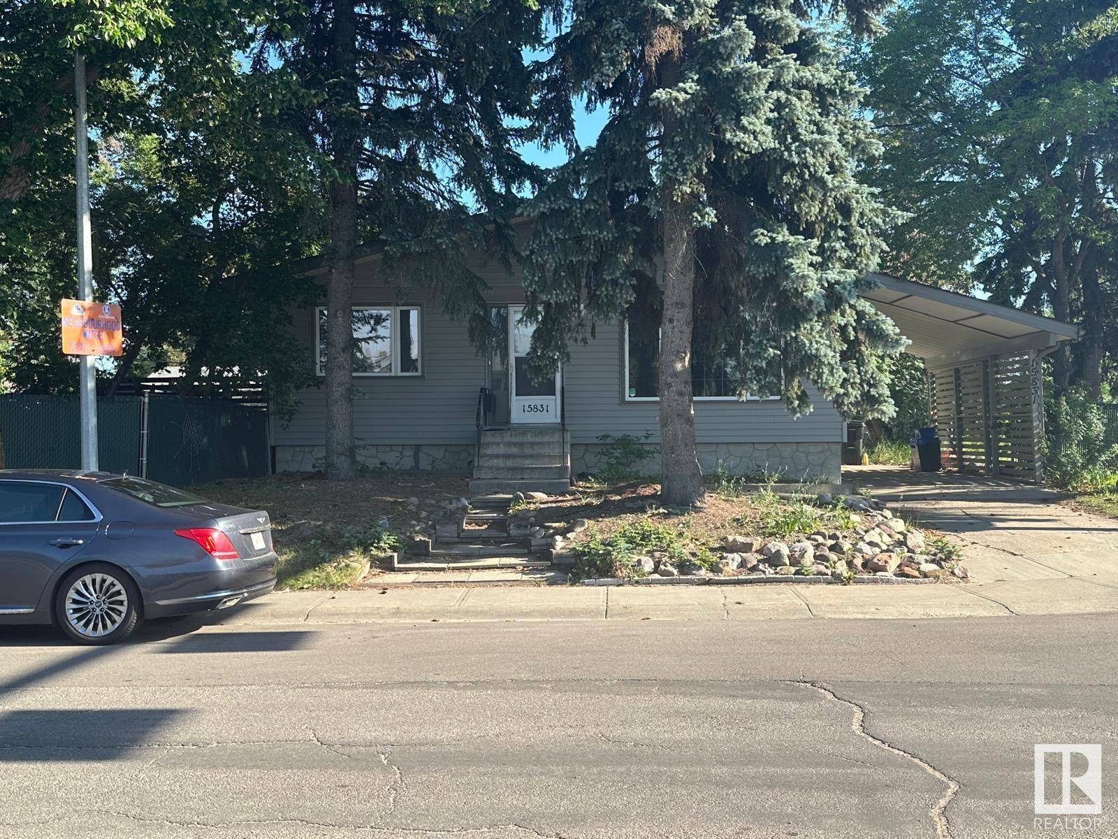 15831 83 AV NW, Edmonton, AB T5R 3T8