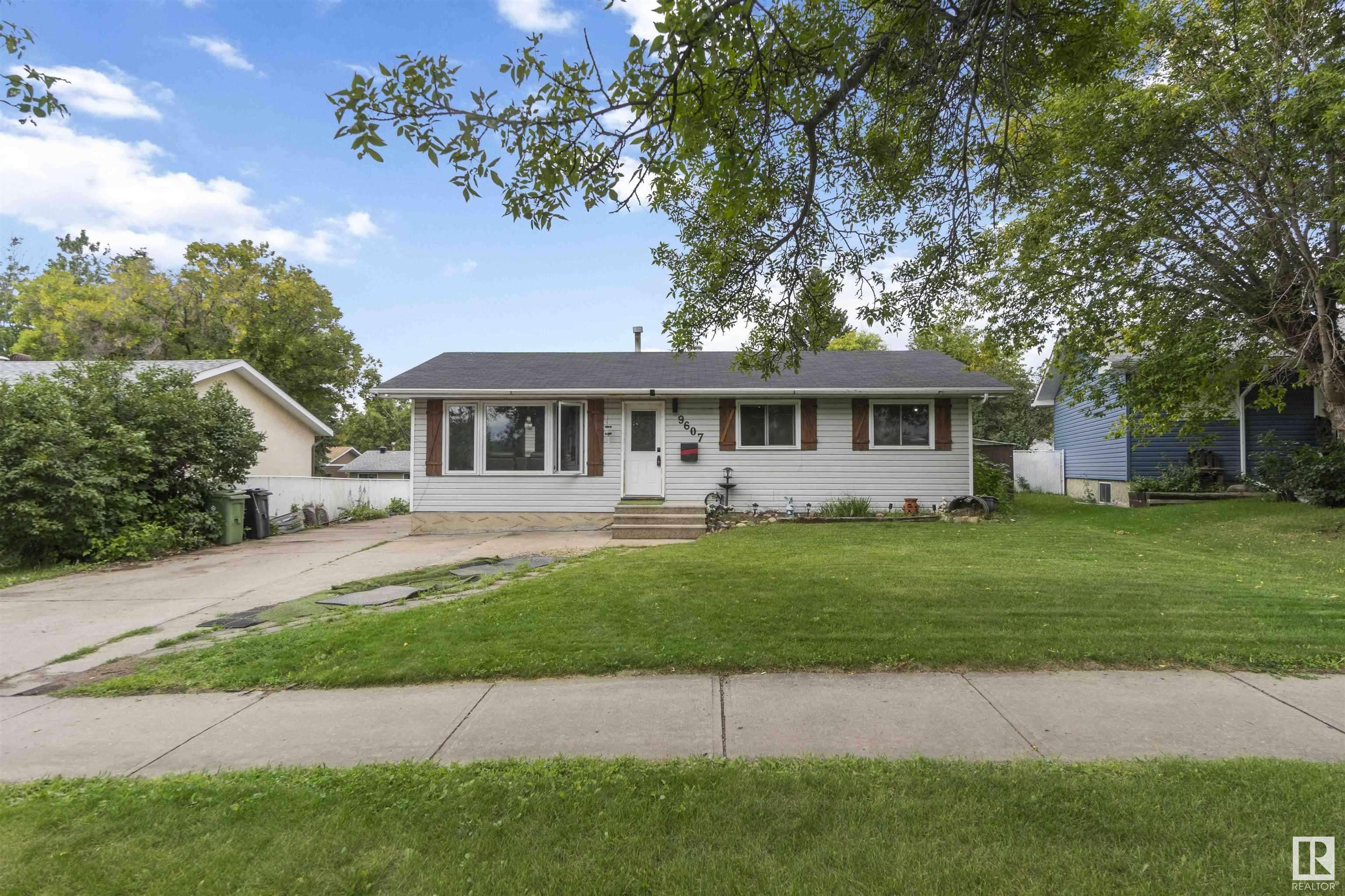 9607 92 ST, Fort Saskatchewan, AB T8L 1L8