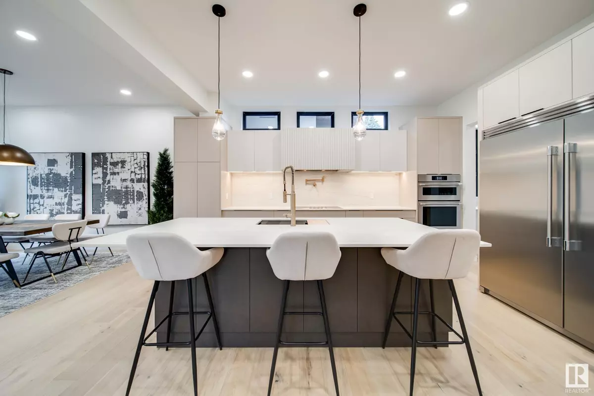 Edmonton, AB T5R 5S6,40A VALLEYVIEW CR NW