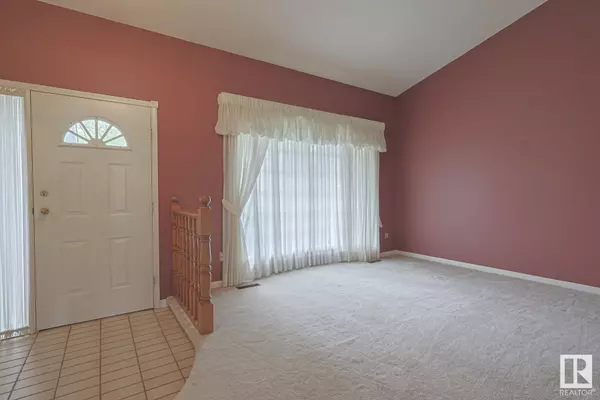 St. Albert, AB T8N 4M8,37 Larch WY NW