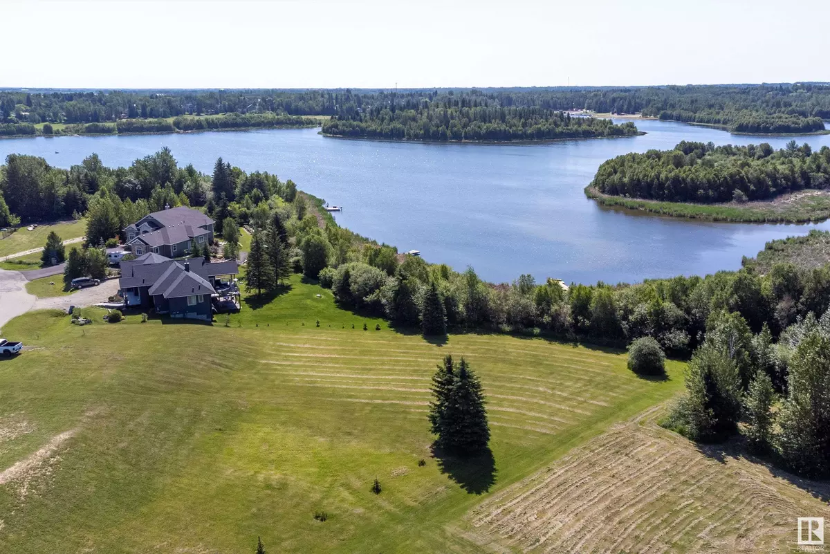 Rural Parkland County, AB T7Z 0G8,2036 ASPEN WY