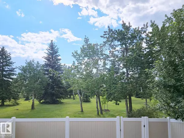 14458 56 ST NW, Edmonton, AB T5A 3R1