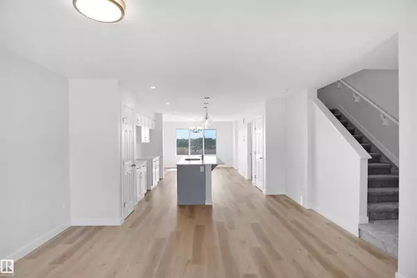 Edmonton, AB T5Y 4E8,408 176 AV NE