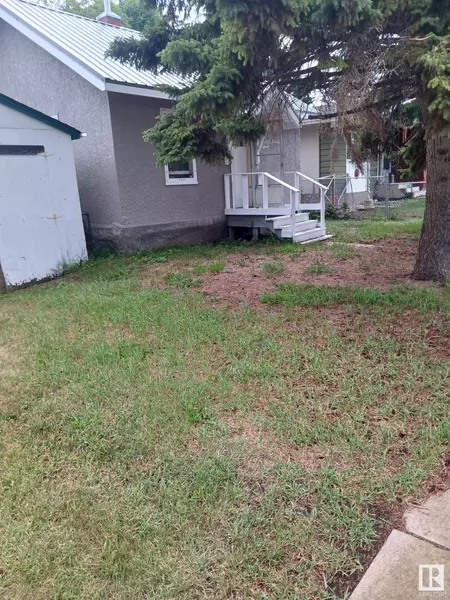 5219 52 AV, Mundare, AB T0B 3H0