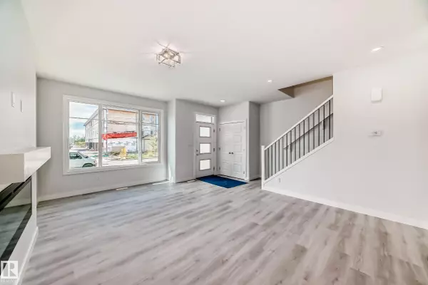Edmonton, AB T6W 4V2,8072 KIRIAK LINK LI SW