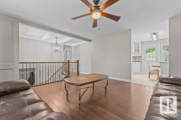 Sherwood Park, AB T8A 0R9,60 MENLO CR