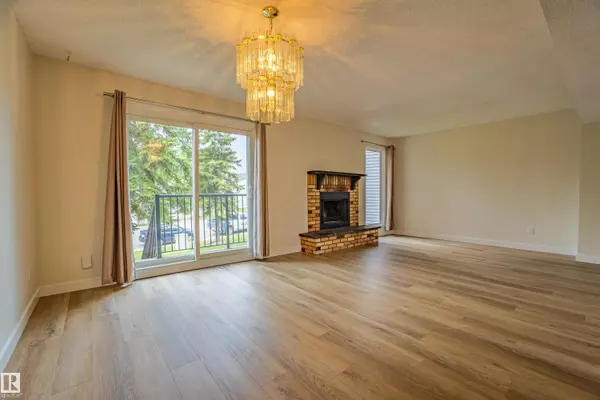 Edmonton, AB T6L 2H4,5388 38A AV NW