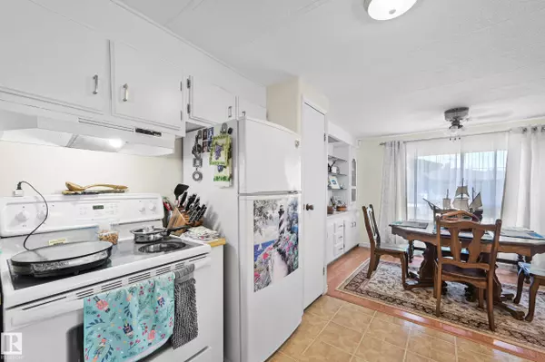 Spruce Grove, AB T7X 3K5,#4 305 Calahoo Rd