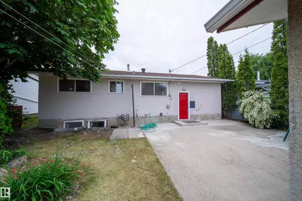 Edmonton, AB T5C 2A5,6708 132 AV NW