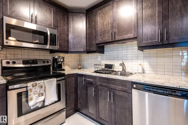 Edmonton, AB T5J 3M5,#703 10145 109 ST NW