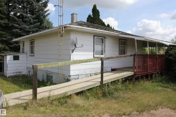 Derwent, AB T0B 1C0,12 2 ST W